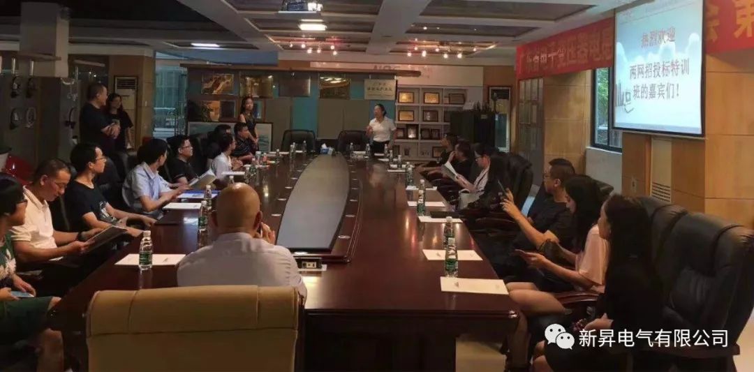 ��������ŮʿΪѧԱ�ǽ����N��ҵ��չʷ��